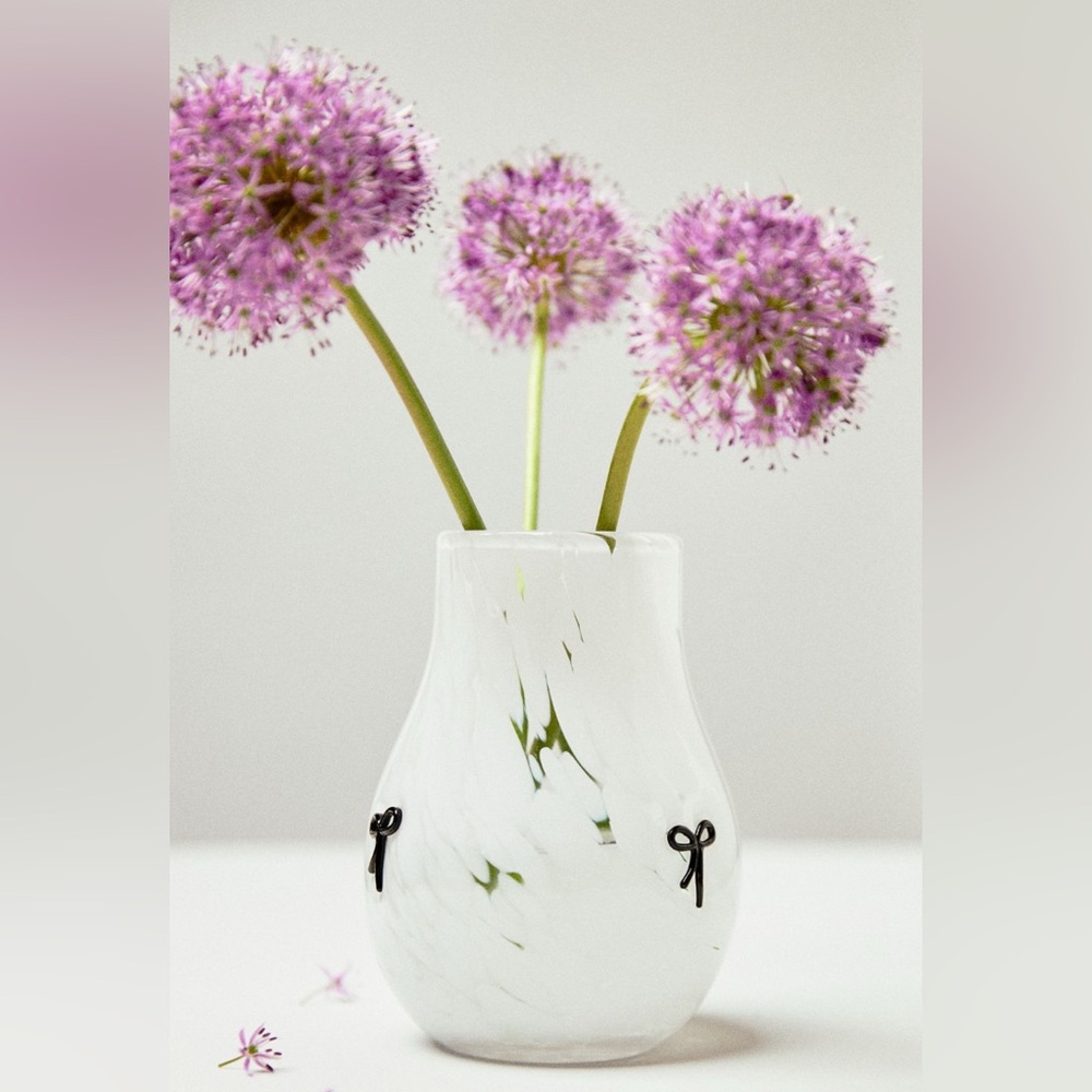 Anthropologie The Icon Confetti Glass Vase in Bow NEW